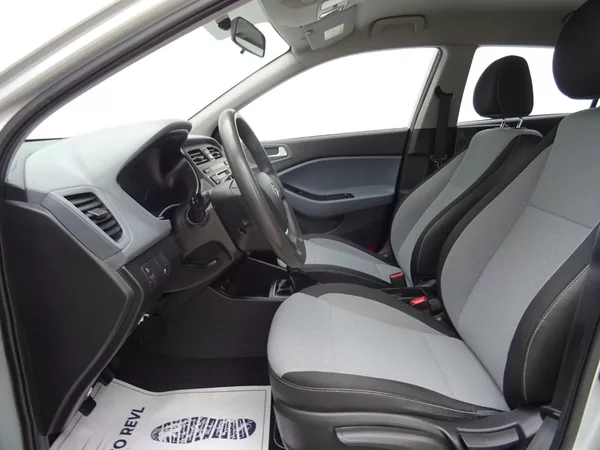 Hyundai i20 1.2i,1majČR,s.kniha,klima - foto 11
