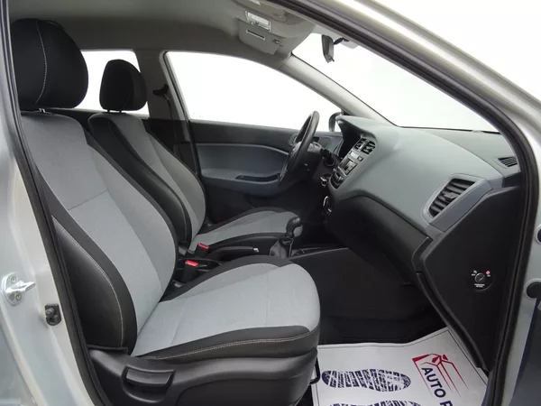 Hyundai i20 1.2i,1majČR,s.kniha,klima - foto 12
