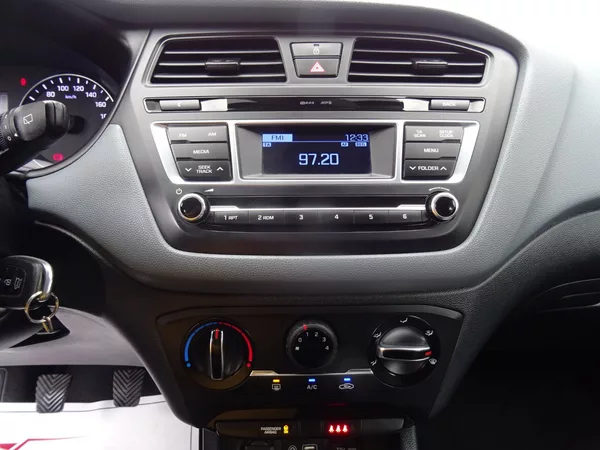 Hyundai i20 1.2i,1majČR,s.kniha,klima - foto 13