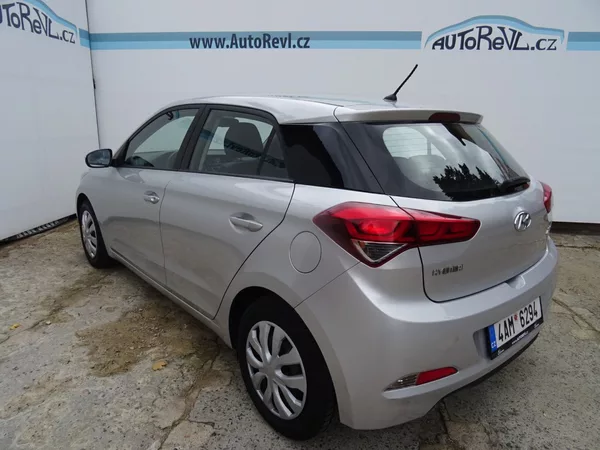 Hyundai i20 1.2i,1majČR,s.kniha,klima - foto 3