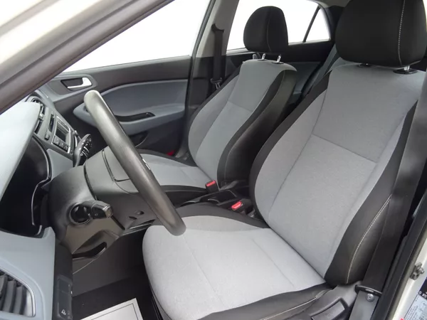 Hyundai i20 1.2i,1majČR,s.kniha,klima - foto 8