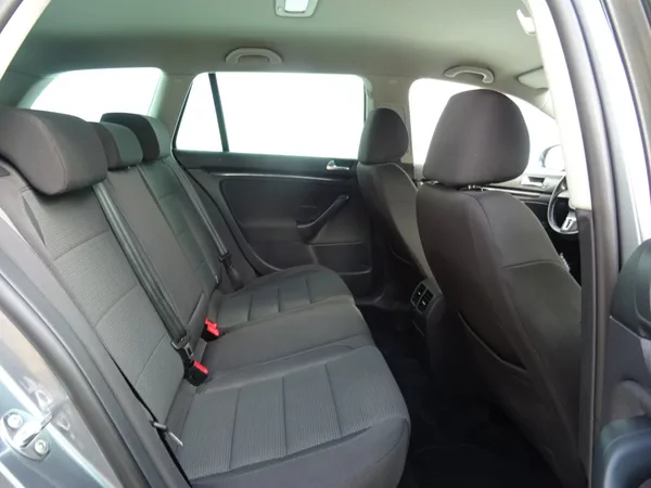 Volkswagen Golf 1.2i,77kW,S.kn,aut.klima - foto 18