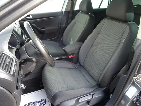 Volkswagen Golf 1.2i,77kW,S.kn,aut.klima - foto 8