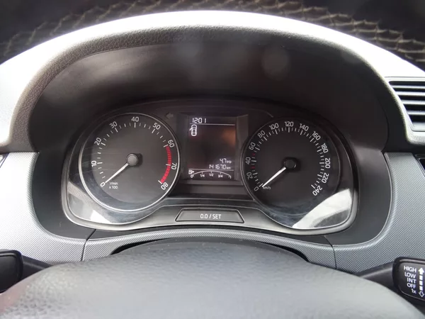 Škoda Fabia 1.0,1majČR,klima,ESP - foto 9