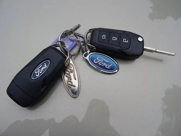 Ford Mondeo 1.6TDCi,85kW,e.serv.k,navi - foto 10