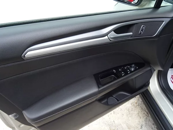 Ford Mondeo 1.6TDCi,85kW,e.serv.k,navi - foto 17