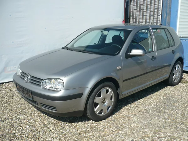 Volkswagen Golf 1.6i 77Kw Koupeno ČR