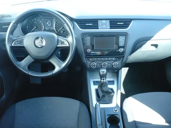 Škoda Octavia 2.0TDI 110Kw Serviska Manuál - foto 9