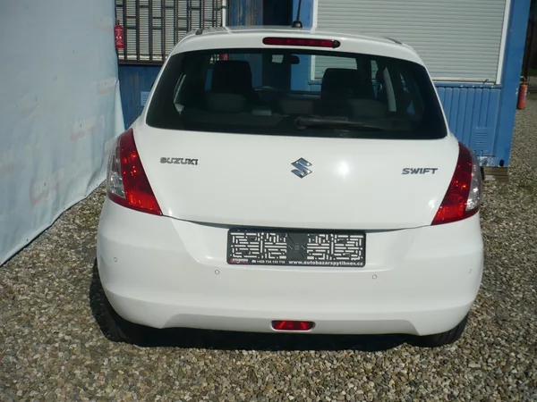 Suzuki Swift 1.2i 69Kw Klimatizace - foto 9