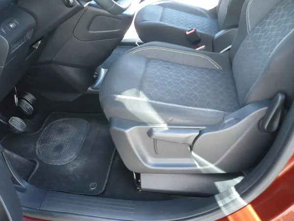 Peugeot Rifter 1.5HDI 75Kw 7Míst Klima - foto 17