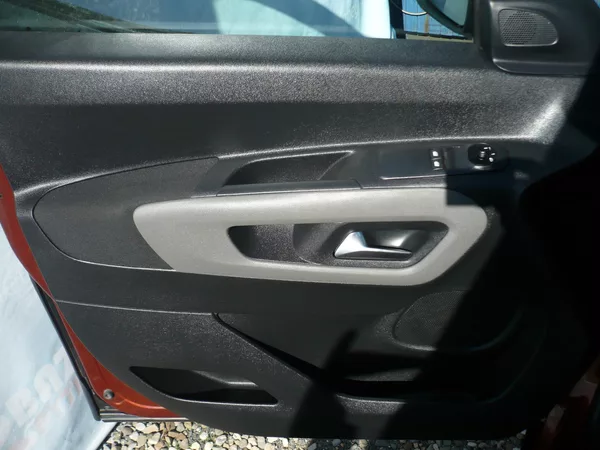 Peugeot Rifter 1.5HDI 75Kw 7Míst Klima - foto 28