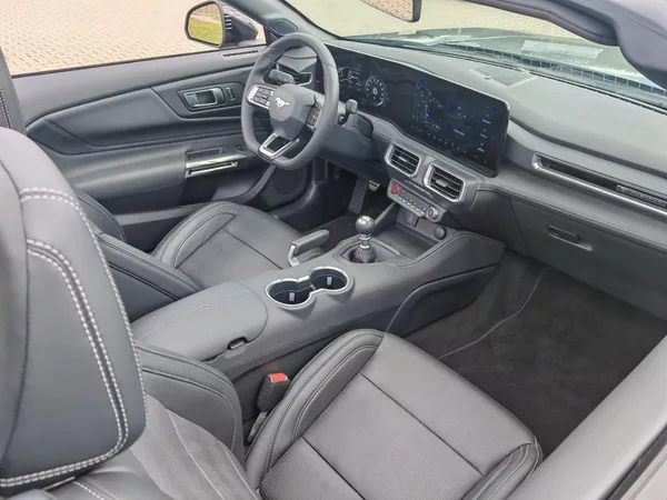 Ford Mustang 5.0 GT Cabrio zár. 5 Let - foto 10