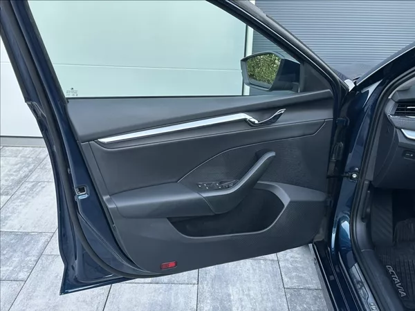 Škoda Octavia 1,5 TSI 150PS Style M/T - foto 13