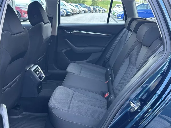 Škoda Octavia 1,5 TSI 150PS Style M/T - foto 14