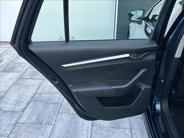 Škoda Octavia 1,5 TSI 150PS Style M/T - foto 15
