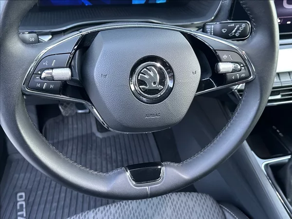 Škoda Octavia 1,5 TSI 150PS Style M/T - foto 31