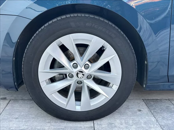 Škoda Octavia 1,5 TSI 150PS Style M/T - foto 49