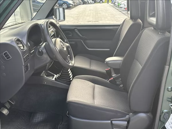Suzuki Jimny 1,3 86PS Club Ranger 4x4 - foto 12