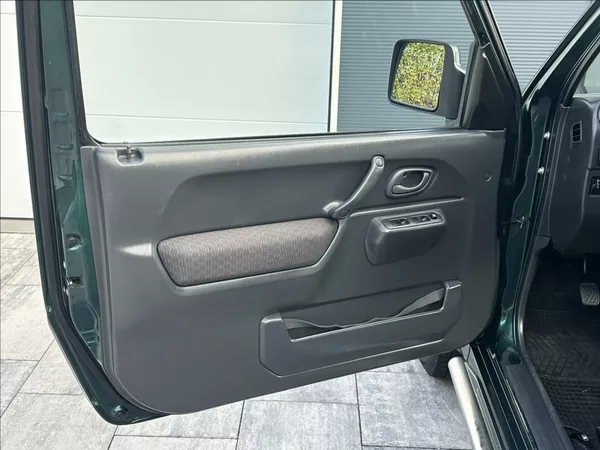 Suzuki Jimny 1,3 86PS Club Ranger 4x4 - foto 13
