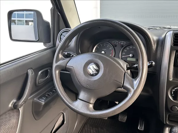 Suzuki Jimny 1,3 86PS Club Ranger 4x4 - foto 21