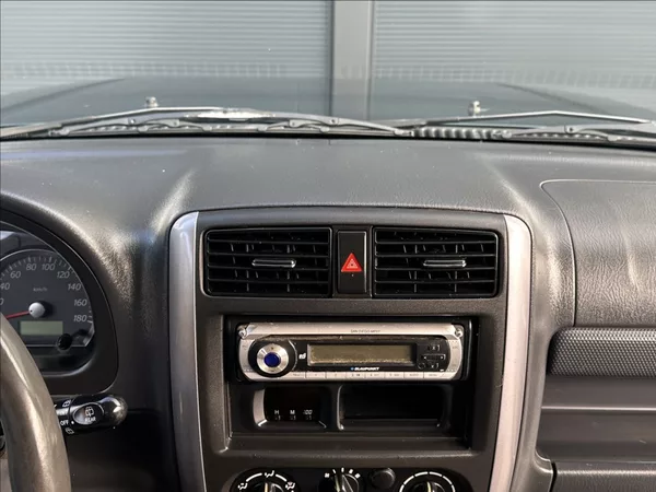 Suzuki Jimny 1,3 86PS Club Ranger 4x4 - foto 23