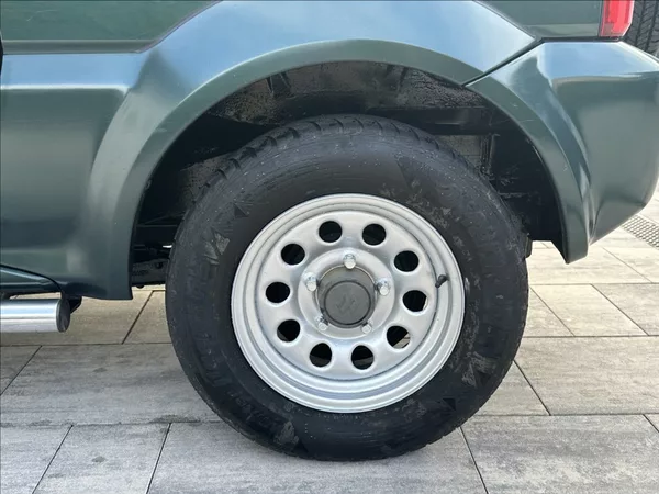 Suzuki Jimny 1,3 86PS Club Ranger 4x4 - foto 36