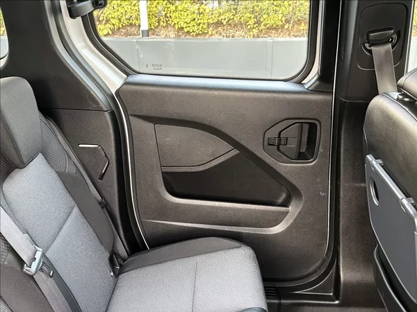 Renault Kangoo 1,3 TCe 102PS Equilibre - foto 21