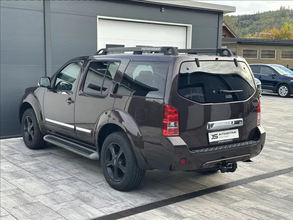 Nissan Pathfinder 3,0 DCI 231PS LE Executive 4x - foto 10