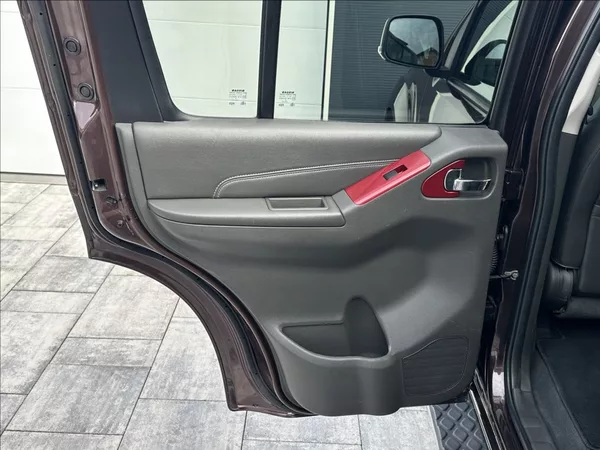 Nissan Pathfinder 3,0 DCI 231PS LE Executive 4x - foto 15