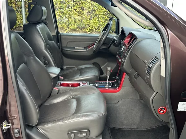 Nissan Pathfinder 3,0 DCI 231PS LE Executive 4x - foto 17