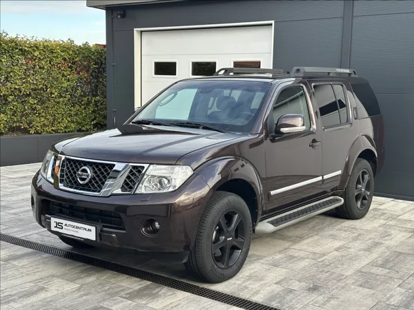 Nissan Pathfinder 3,0 DCI 231PS LE Executive 4x - foto 2