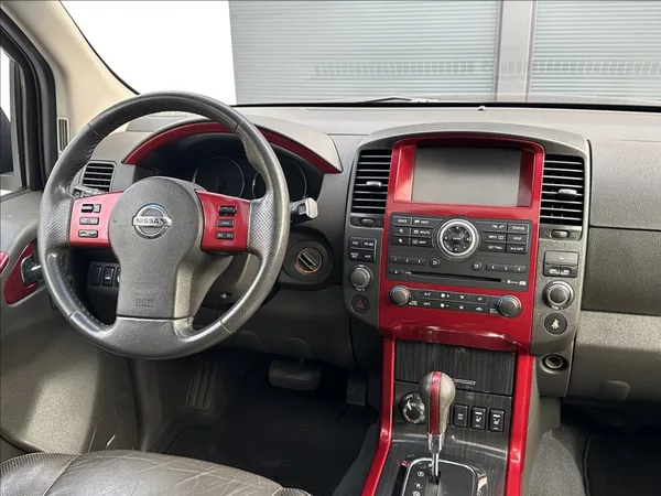Nissan Pathfinder 3,0 DCI 231PS LE Executive 4x - foto 25