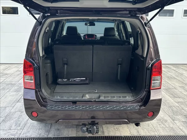 Nissan Pathfinder 3,0 DCI 231PS LE Executive 4x - foto 43