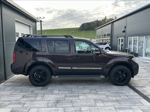 Nissan Pathfinder 3,0 DCI 231PS LE Executive 4x - foto 6