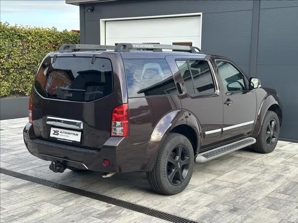 Nissan Pathfinder 3,0 DCI 231PS LE Executive 4x - foto 7