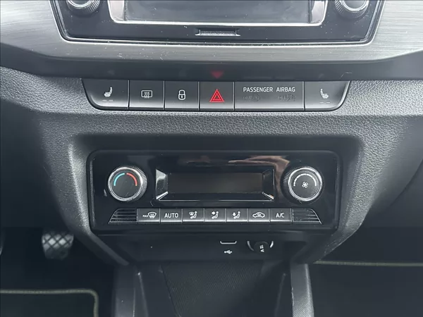 Škoda Fabia 1,0 MPI 75PS Soleil - foto 26
