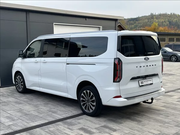 Ford Tourneo Custom 2,0 170PS L2 Titanium X A/T 4 - foto 10