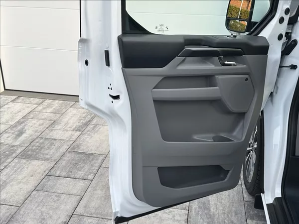 Ford Tourneo Custom 2,0 170PS L2 Titanium X A/T 4 - foto 13
