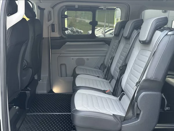 Ford Tourneo Custom 2,0 170PS L2 Titanium X A/T 4 - foto 14