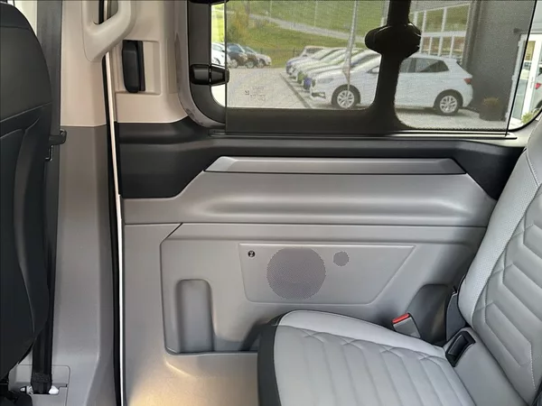 Ford Tourneo Custom 2,0 170PS L2 Titanium X A/T 4 - foto 15
