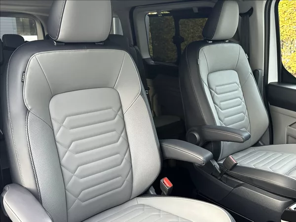 Ford Tourneo Custom 2,0 170PS L2 Titanium X A/T 4 - foto 18