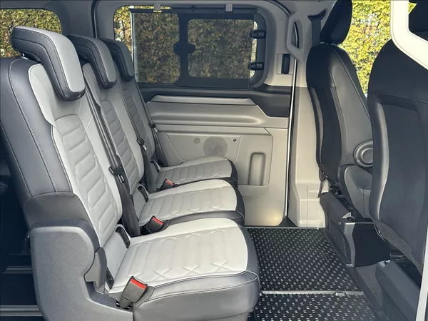Ford Tourneo Custom 2,0 170PS L2 Titanium X A/T 4 - foto 20