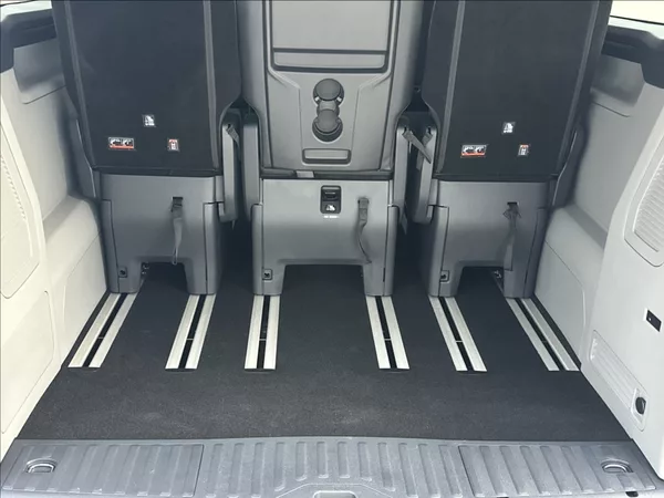Ford Tourneo Custom 2,0 170PS L2 Titanium X A/T 4 - foto 47