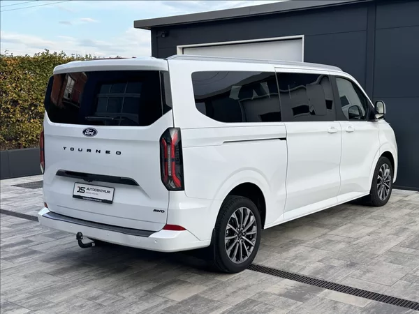 Ford Tourneo Custom 2,0 170PS L2 Titanium X A/T 4 - foto 7