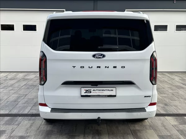 Ford Tourneo Custom 2,0 170PS L2 Titanium X A/T 4 - foto 8