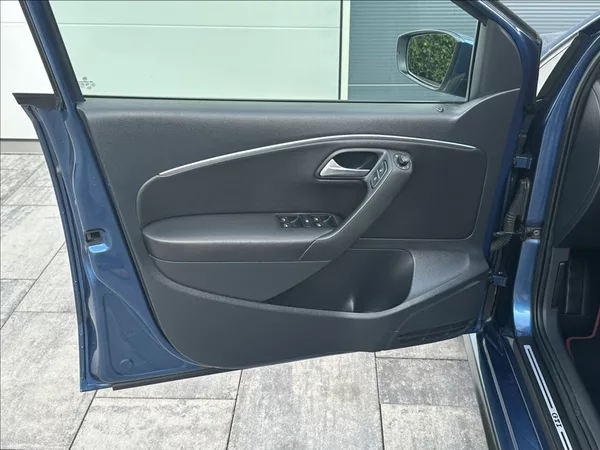 Volkswagen Polo 1,8 TSI 192PS GTI DSG - foto 13