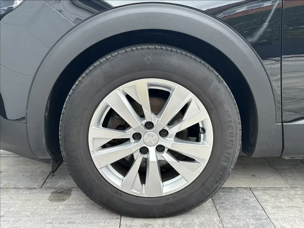 Peugeot 3008 1,5 BlueHDI 130PS Active - foto 44