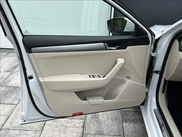 Škoda Superb 1,4 TSI 150PS Style Plus 4x4 - foto 13