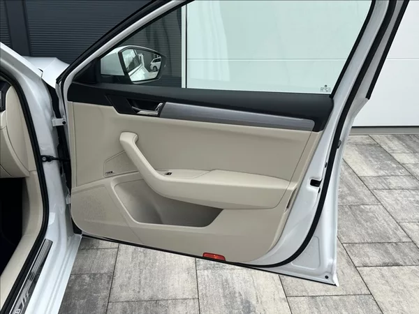 Škoda Superb 1,4 TSI 150PS Style Plus 4x4 - foto 18