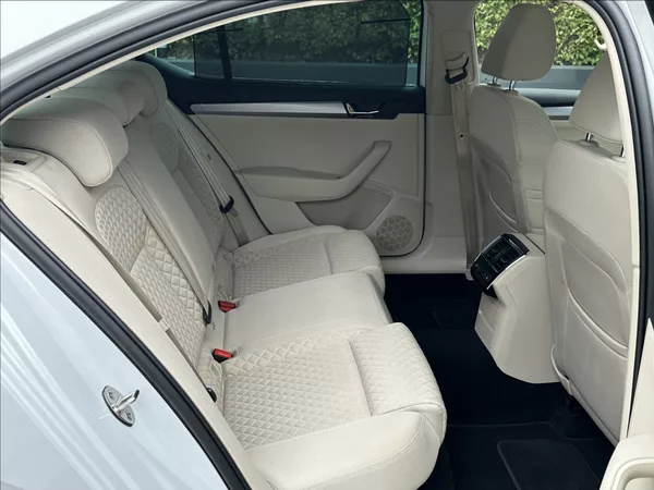 Škoda Superb 1,4 TSI 150PS Style Plus 4x4 - foto 19